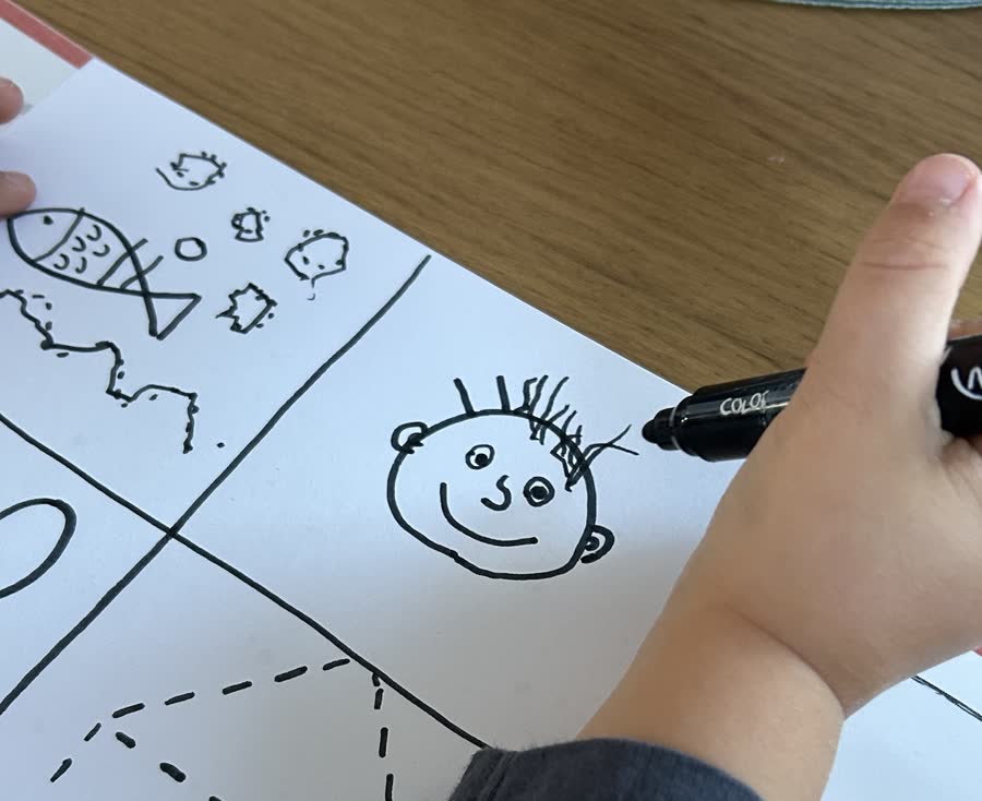 A dokreslí si po svém – třeba pořádné vlasy.